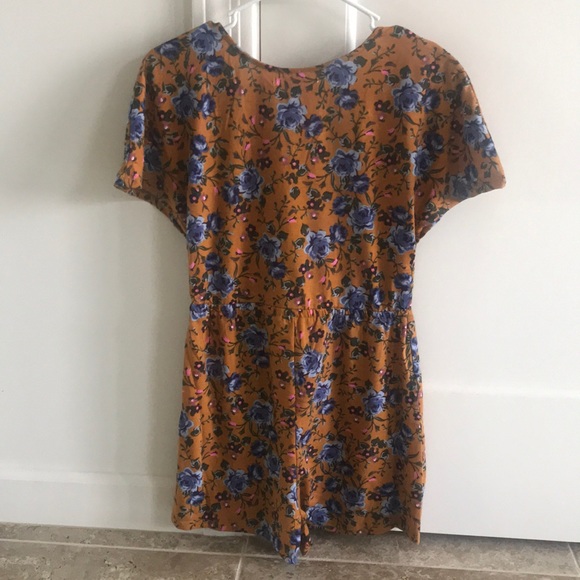 Floral Romper - Picture 6 of 8